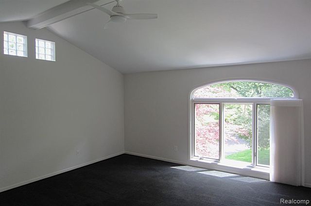 31115 Stafford St, Beverly Hills, MI 48025
