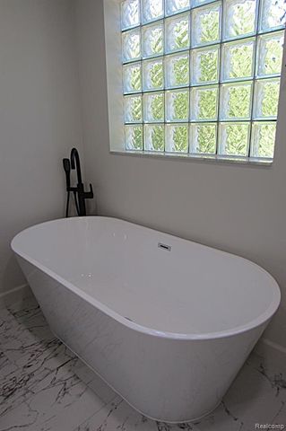 31115 Stafford St, Beverly Hills, MI 48025