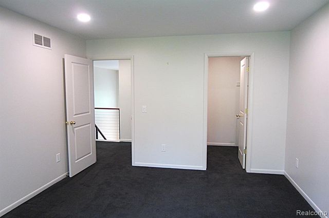31115 Stafford St, Beverly Hills, MI 48025