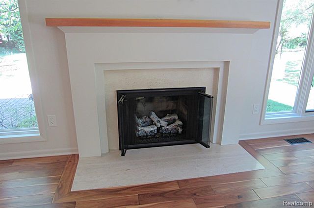 31115 Stafford St, Beverly Hills, MI 48025