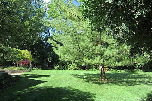 31115 Stafford St, Beverly Hills, MI 48025