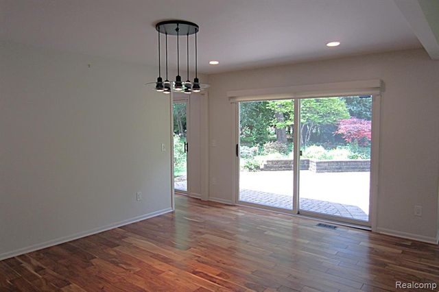 31115 Stafford St, Beverly Hills, MI 48025