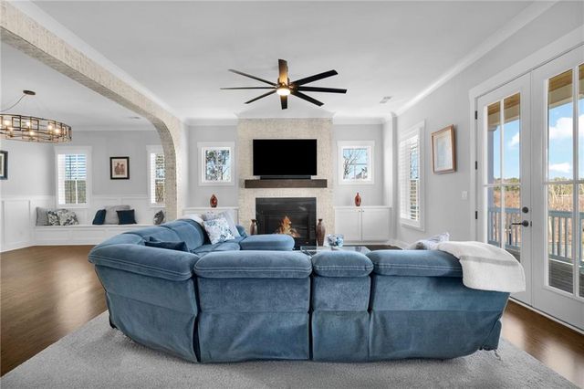 605 S Club Drive, Woodstock, GA 30188