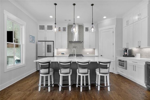 605 S Club Drive, Woodstock, GA 30188