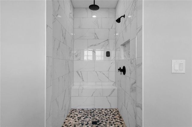 605 S Club Drive, Woodstock, GA 30188