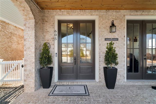 605 S Club Drive, Woodstock, GA 30188