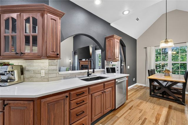 6 Burns Circle, Bella Vista, AR 72714