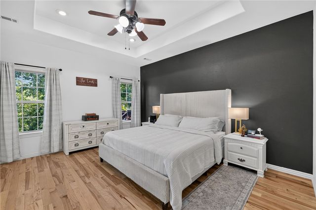 6 Burns Circle, Bella Vista, AR 72714