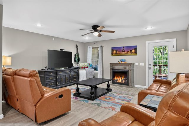 6 Burns Circle, Bella Vista, AR 72714