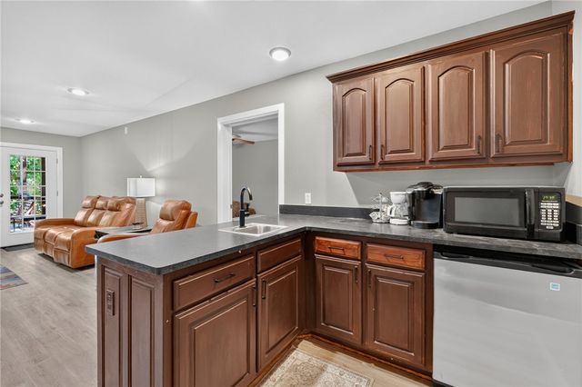 6 Burns Circle, Bella Vista, AR 72714