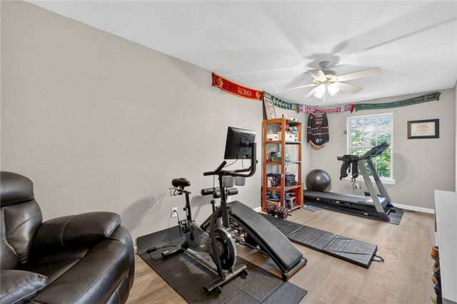 6 Burns Circle, Bella Vista, AR 72714