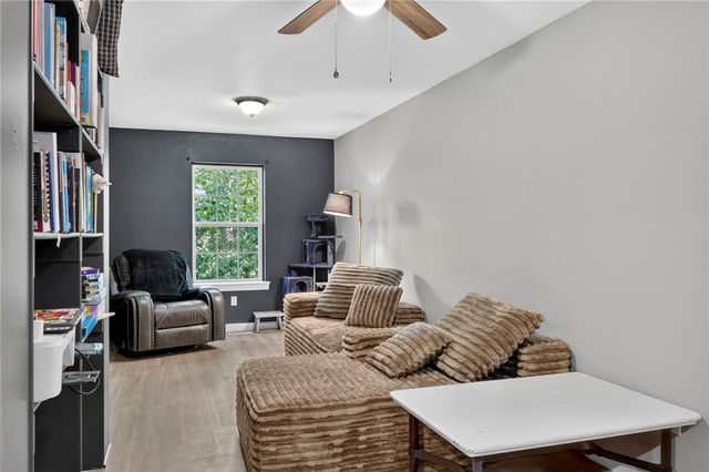 6 Burns Circle, Bella Vista, AR 72714