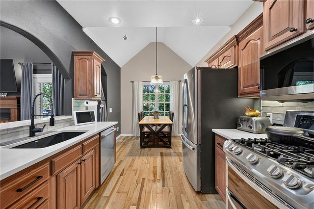 6 Burns Circle, Bella Vista, AR 72714