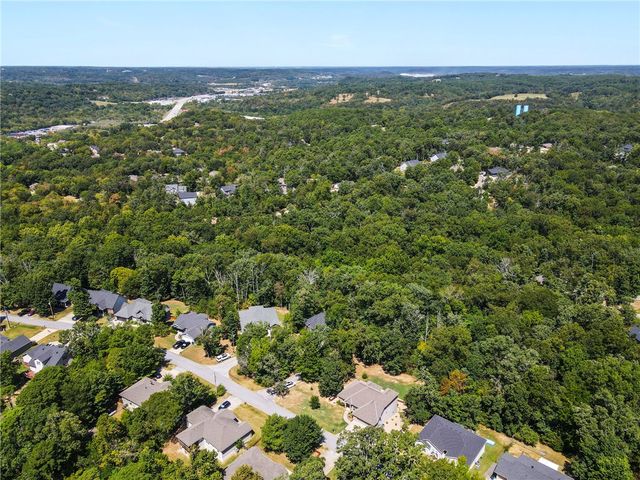 6 Burns Circle, Bella Vista, AR 72714