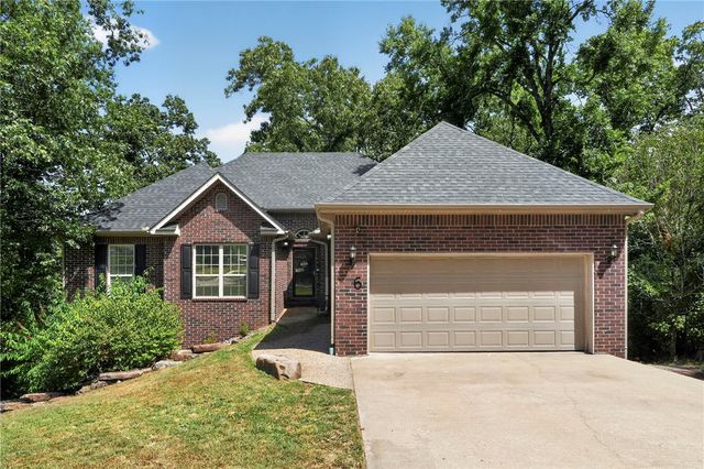 6 Burns Circle, Bella Vista, AR 72714