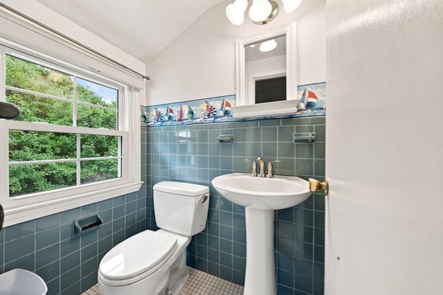 299 Old Westford Road, Chelmsford, MA 01863