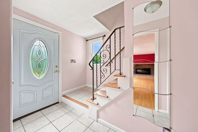 299 Old Westford Road, Chelmsford, MA 01863