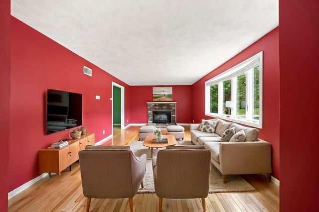 299 Old Westford Road, Chelmsford, MA 01863