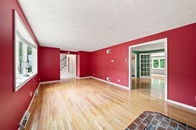 299 Old Westford Road, Chelmsford, MA 01863