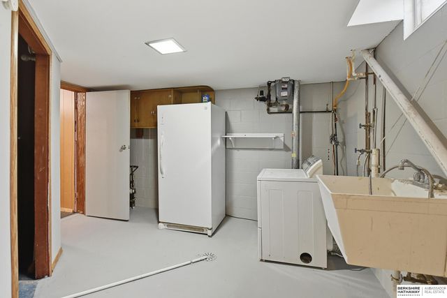 7634 Maple Street, Omaha, NE 68134