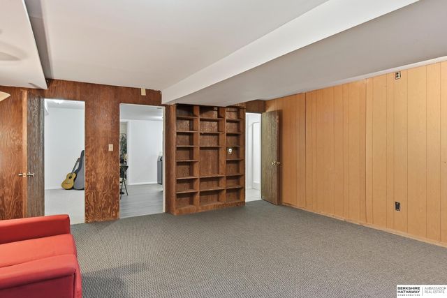 7634 Maple Street, Omaha, NE 68134