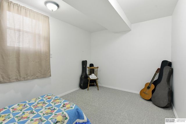 7634 Maple Street, Omaha, NE 68134