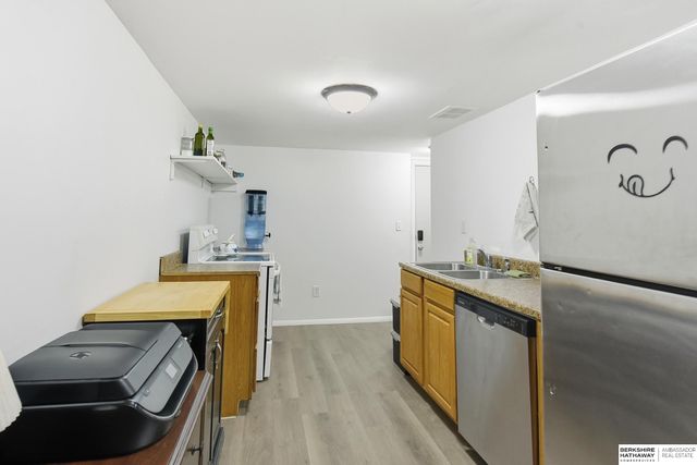 7634 Maple Street, Omaha, NE 68134