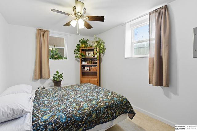 7634 Maple Street, Omaha, NE 68134