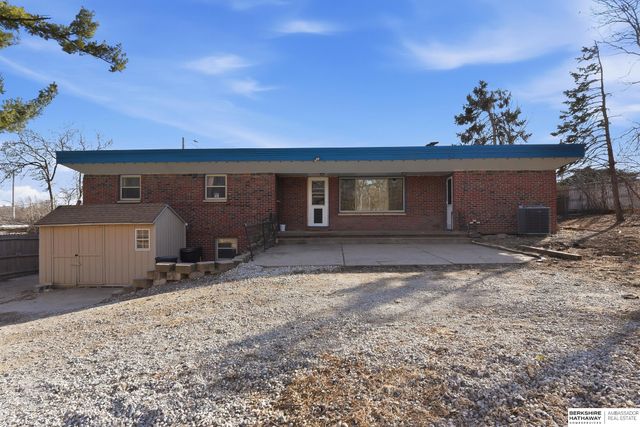 7634 Maple Street, Omaha, NE 68134