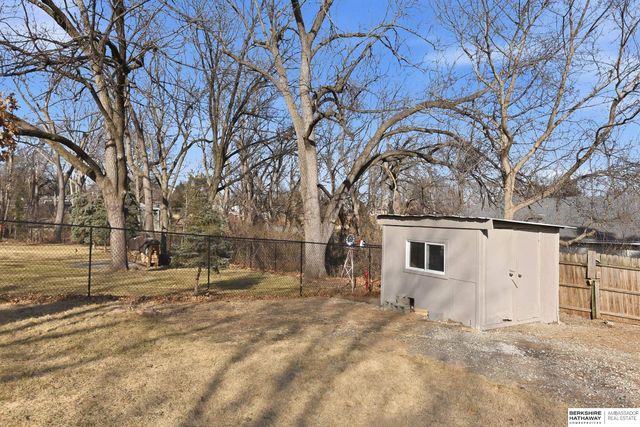 7634 Maple Street, Omaha, NE 68134