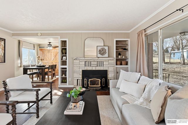 7634 Maple Street, Omaha, NE 68134