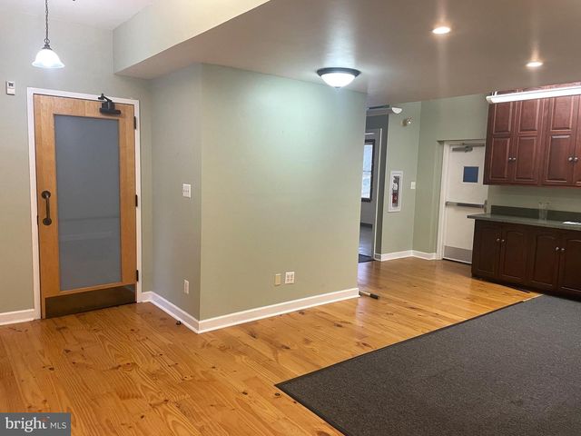 83 CHESTNUT RD, Paoli, PA 19301