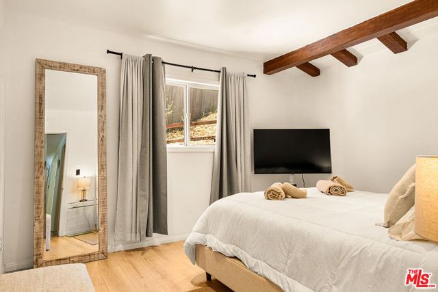 2485 Benedict Canyon Drive, Los Angeles, CA 90210