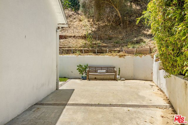2485 Benedict Canyon Drive, Los Angeles, CA 90210