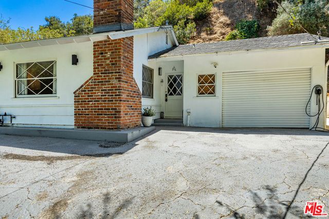 2485 Benedict Canyon Drive, Los Angeles, CA 90210
