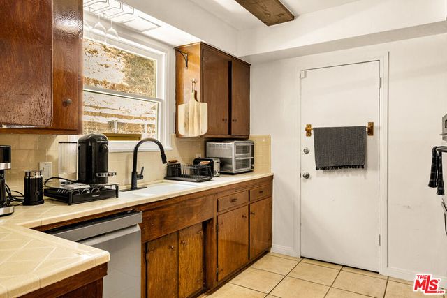 2485 Benedict Canyon Drive, Los Angeles, CA 90210