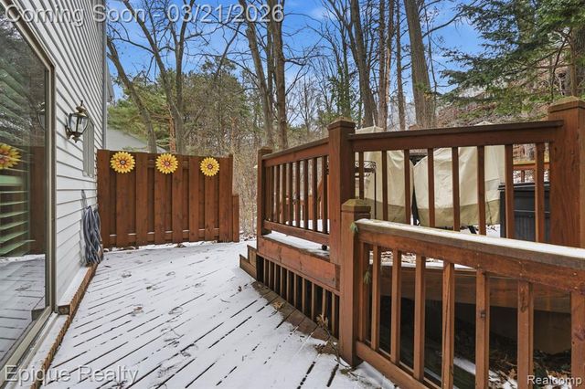 6607 Ridgeview Drive, Clarkston, MI 48346