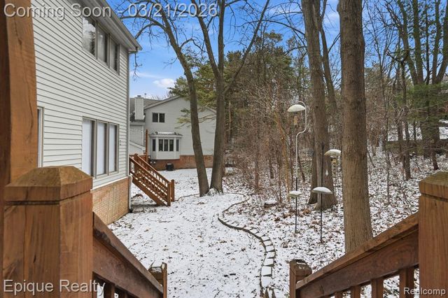 6607 Ridgeview Drive, Clarkston, MI 48346