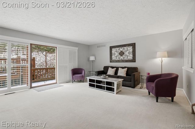 6607 Ridgeview Drive, Clarkston, MI 48346