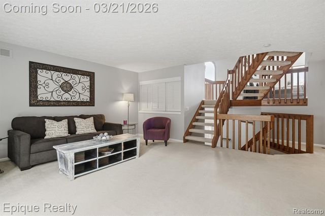 6607 Ridgeview Drive, Clarkston, MI 48346