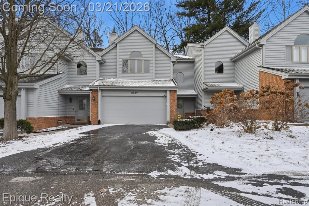 6607 Ridgeview Drive, Clarkston, MI 48346