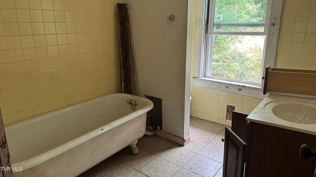 2459 Old State Route 34, Limestone, TN 37681