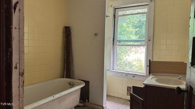 2459 Old State Route 34, Limestone, TN 37681