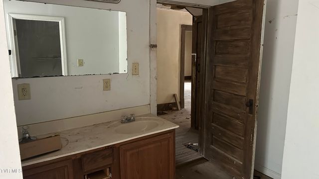 2459 Old State Route 34, Limestone, TN 37681