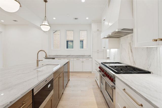 350 N O Connor Ridge Boulevard 21, Irving, TX 75038