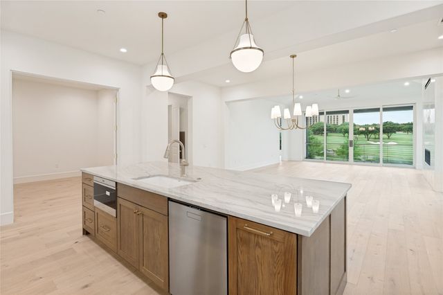 350 N O Connor Ridge Boulevard 21, Irving, TX 75038
