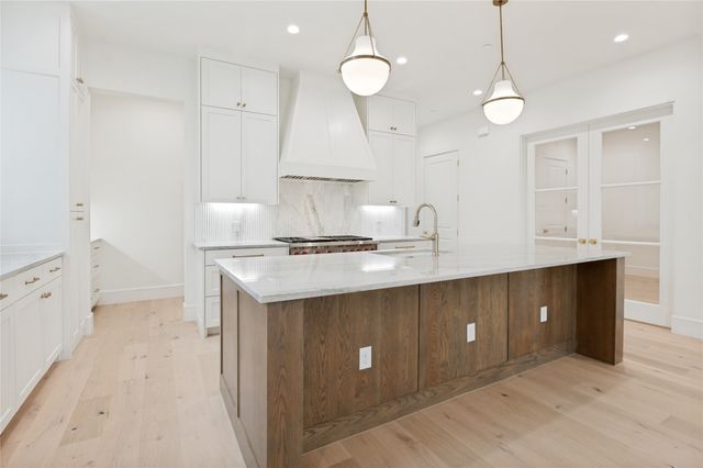 350 N O Connor Ridge Boulevard 21, Irving, TX 75038