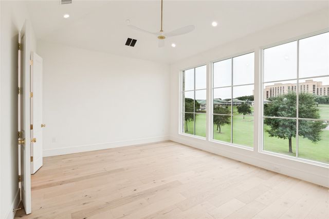 350 N O Connor Ridge Boulevard 21, Irving, TX 75038