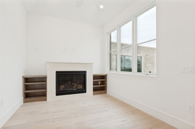 350 N O Connor Ridge Boulevard 21, Irving, TX 75038