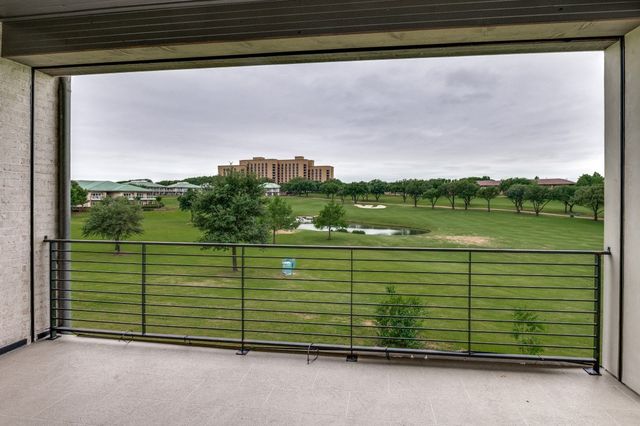 350 N O Connor Ridge Boulevard 21, Irving, TX 75038